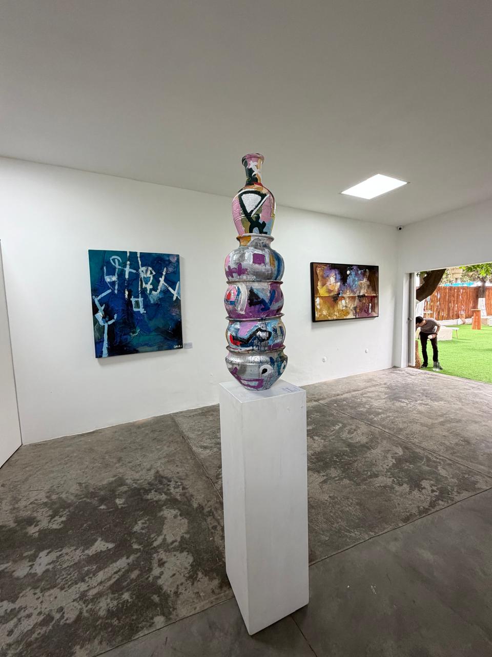 Totem — Painted ceramic on plinth by Coana, 2025